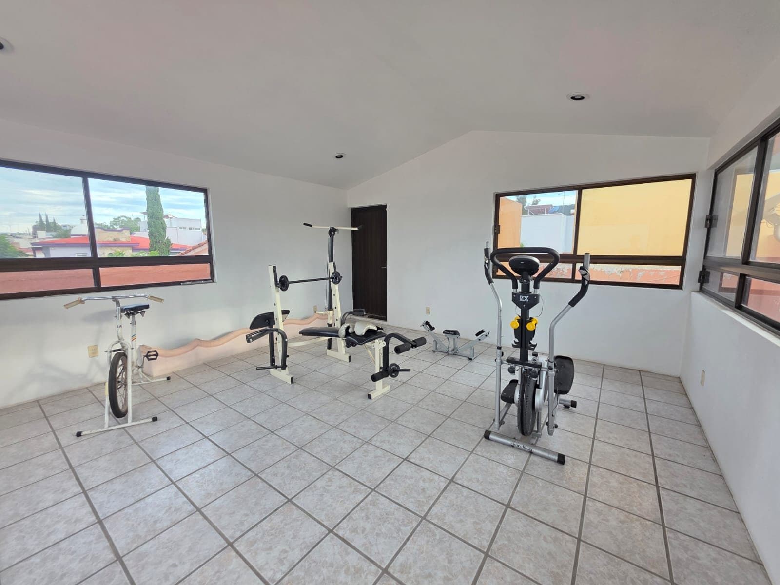 Casa con jardín y terraza — foto 15